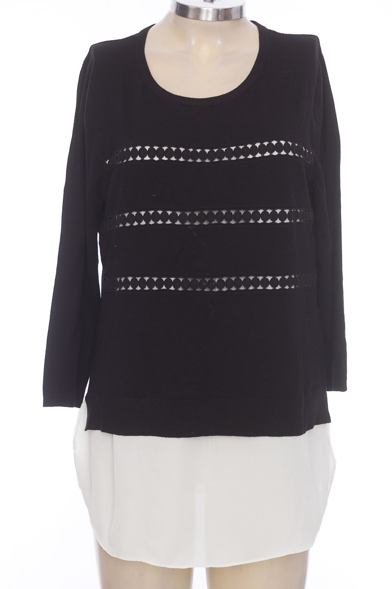 Sweater color Negro Cable & Gauge Closeando