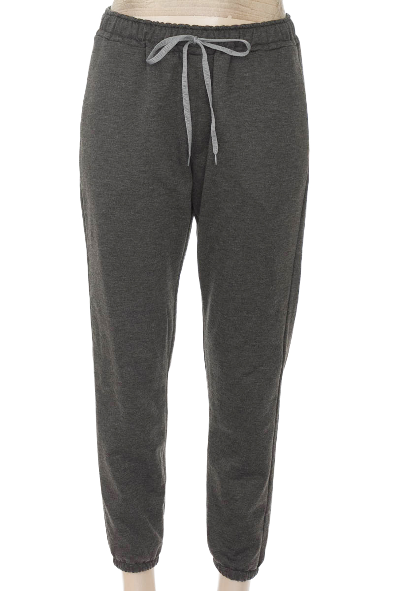 Ropa Deportiva / Salida de Baño color Gris - Closeando