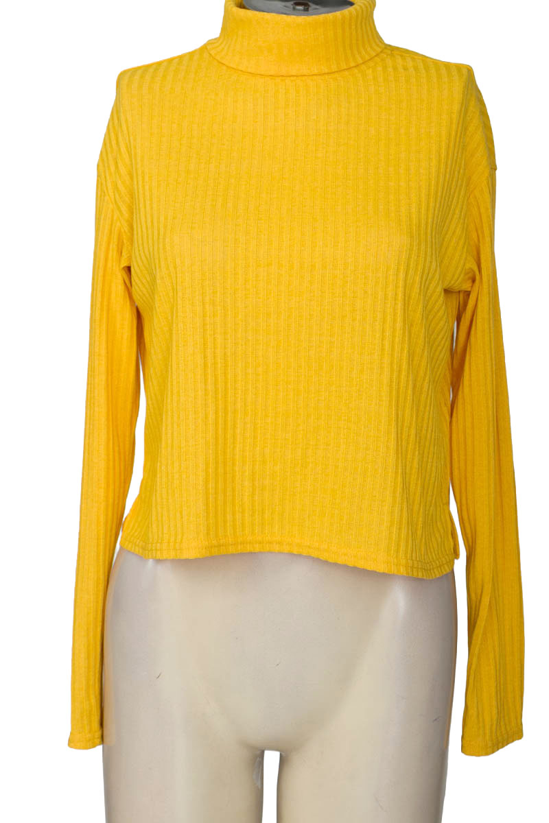 Top / Camiseta color Amarillo - Divided by H&M