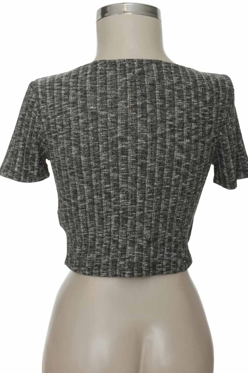 Top / Camiseta color Gris - Forever 21