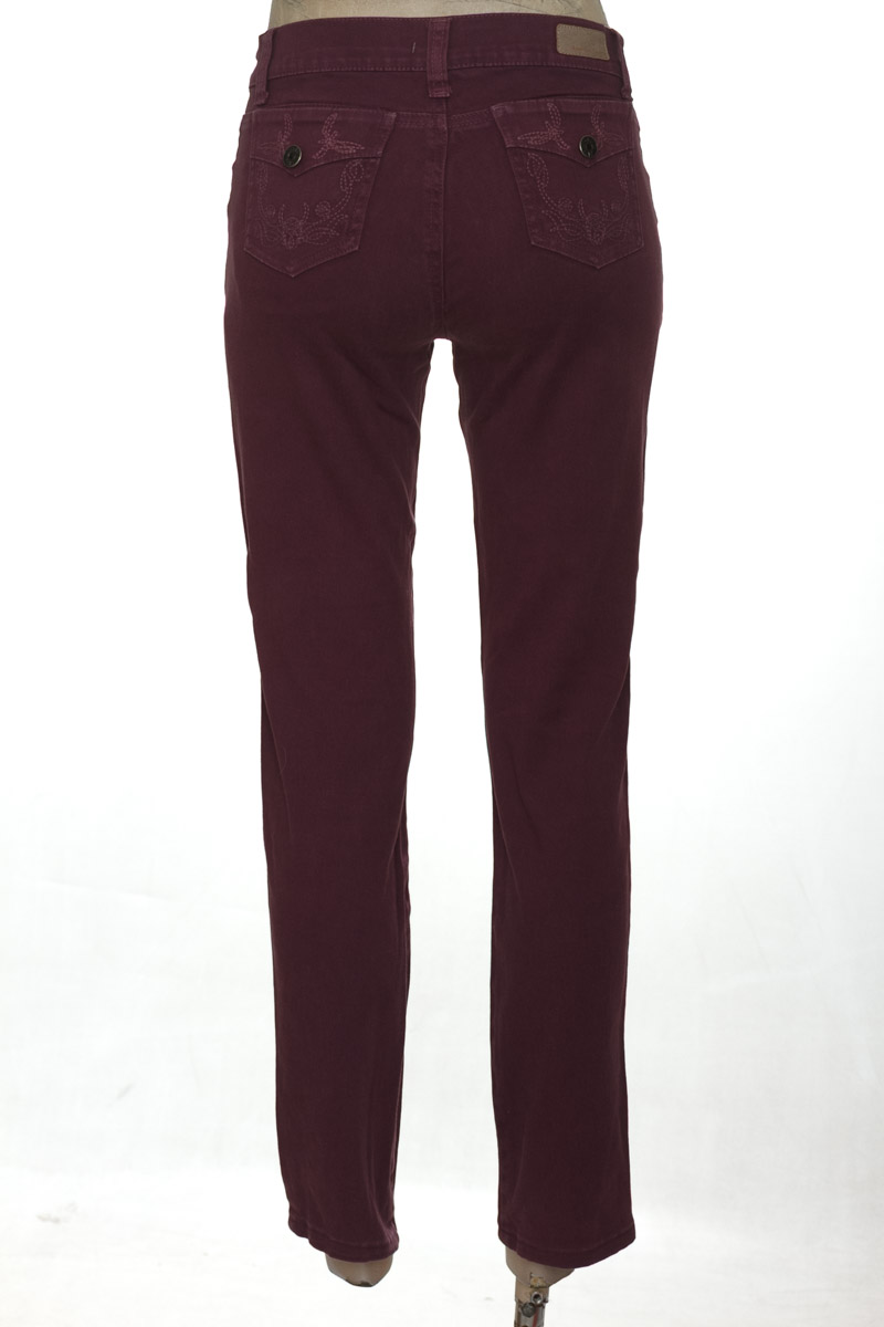 Pantalones color Vinotinto - Closeando