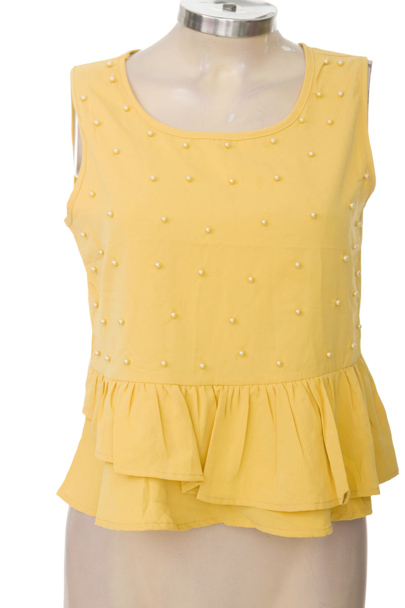 Top / Camiseta color Amarillo - Sol Rojo