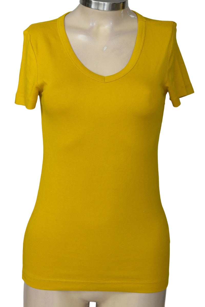 Top / Camiseta color Mostaza - Amazon Essentials