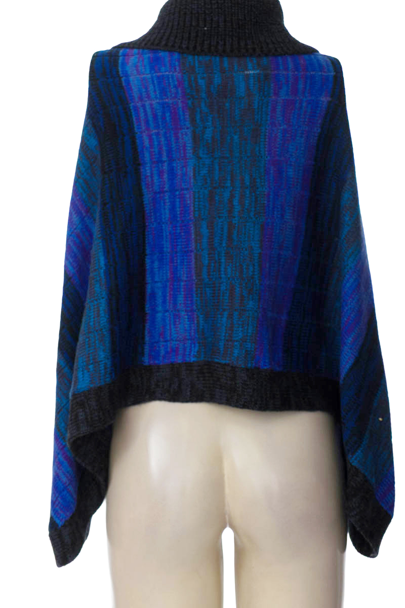 Sweater color Azul - Closeando