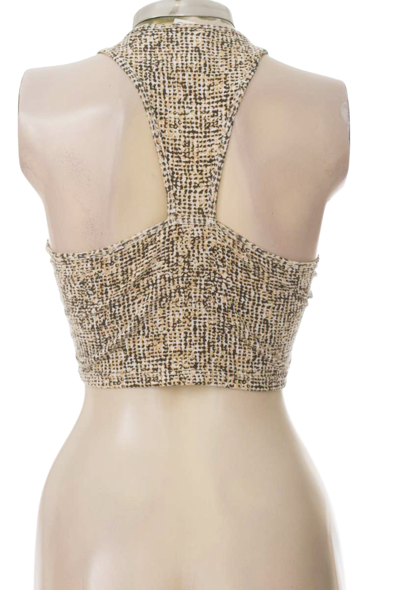 Top / Camiseta color Beige - MP Marketing Personal