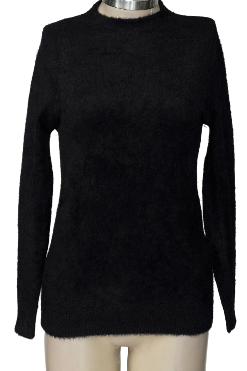 Sweater color Negro - Closeando