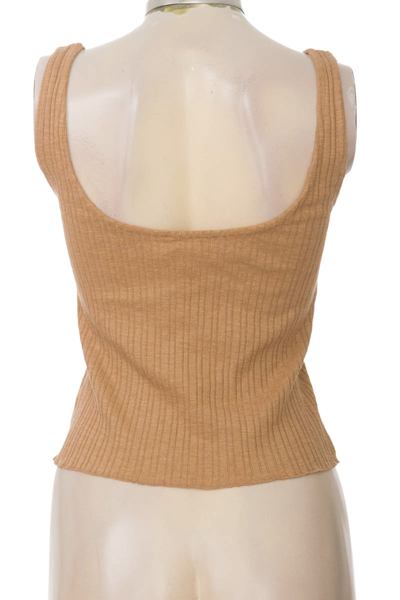Top / Camiseta color Beige - Stradivarius