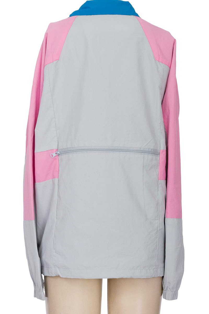 Ropa Deportiva / Salida de Baño color Gris - Closeando