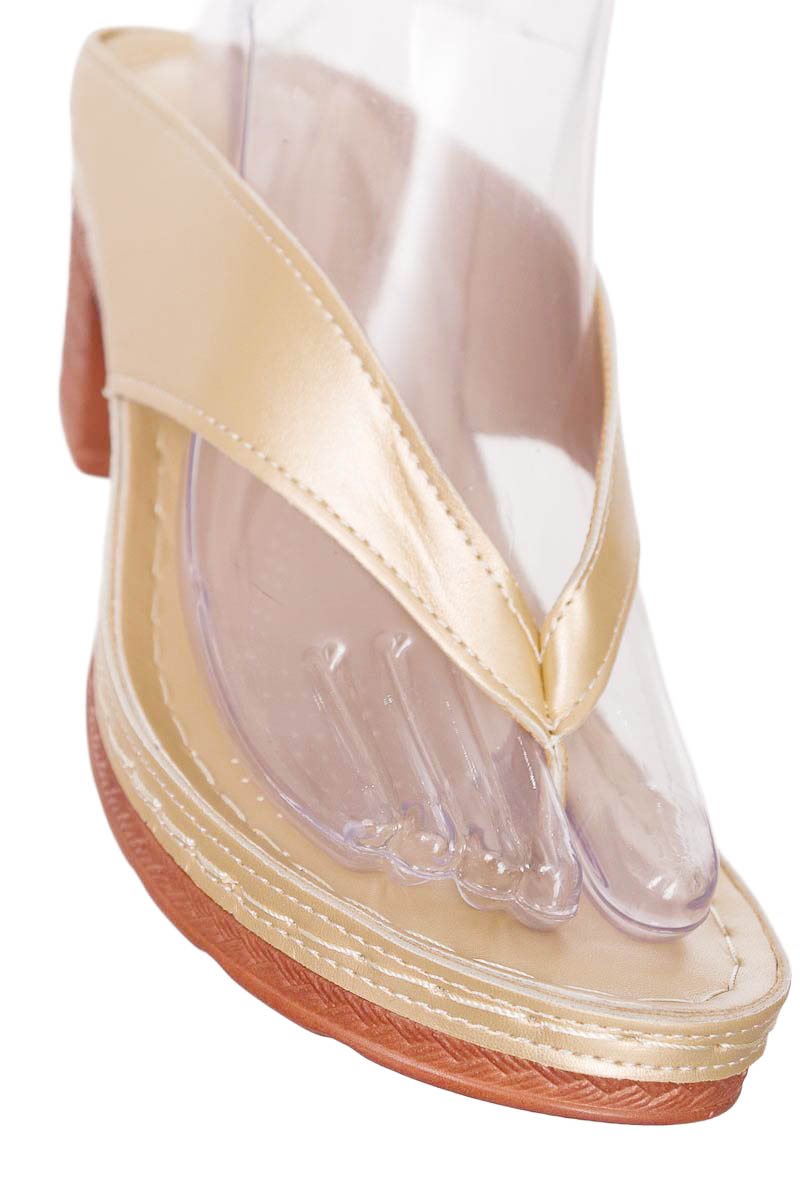 Zapatos color Dorado - Closeando