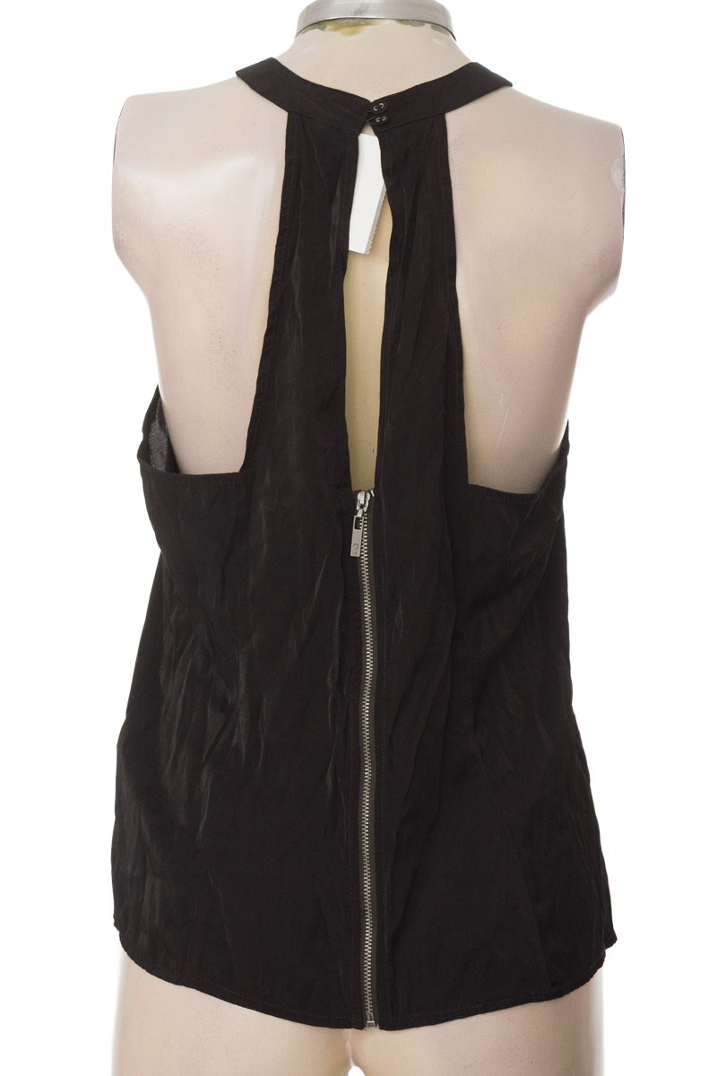 Top / Camiseta color Negro - Guess