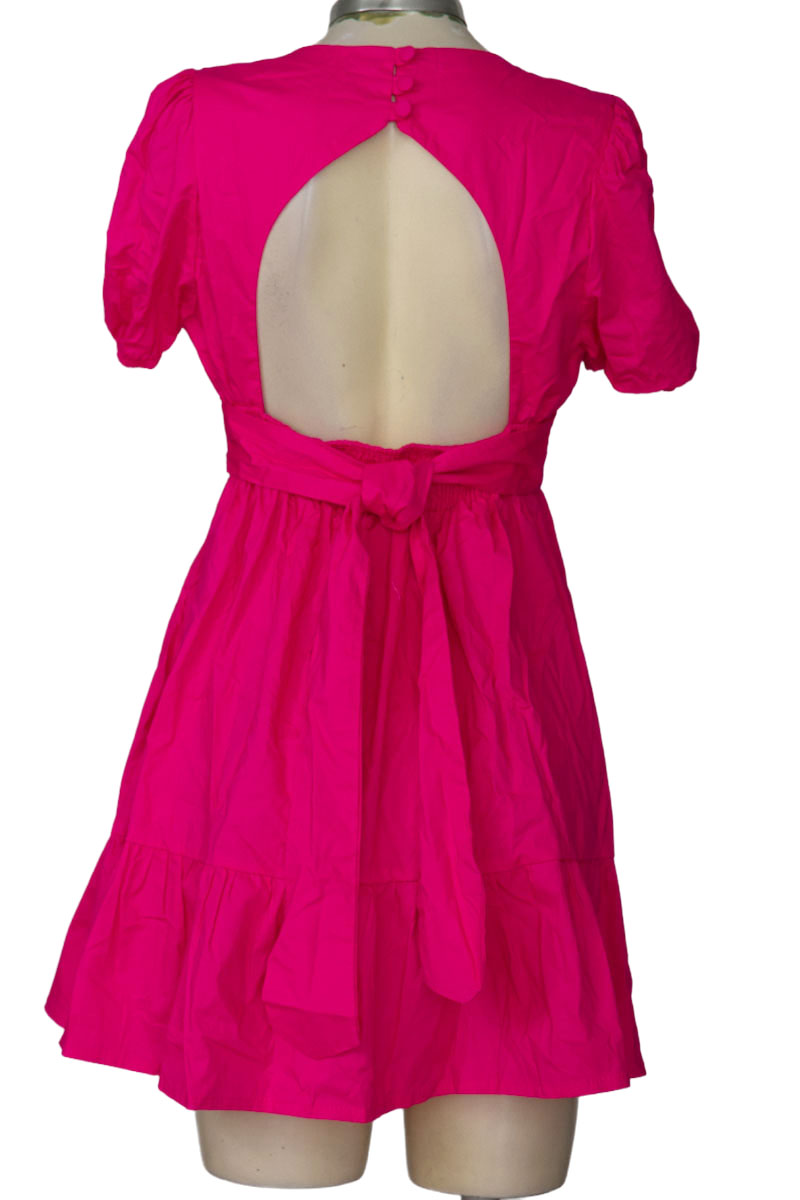 Vestido / Enterizo color Fucsia - Closeando
