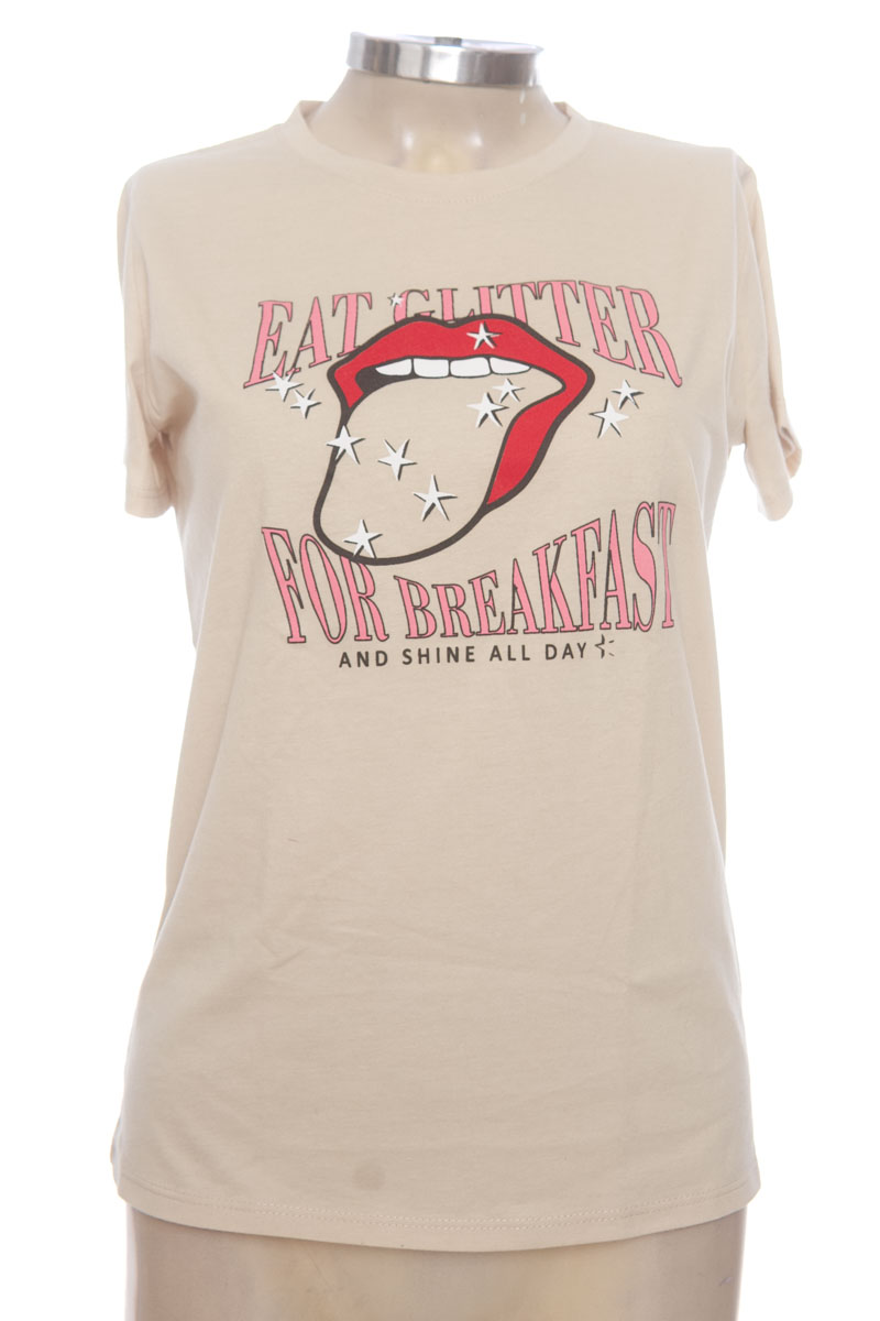 Top / Camiseta color Beige - Closeando