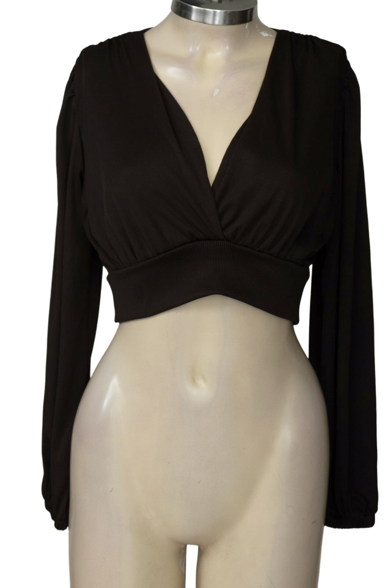 Top / Camiseta color Negro - Closeando