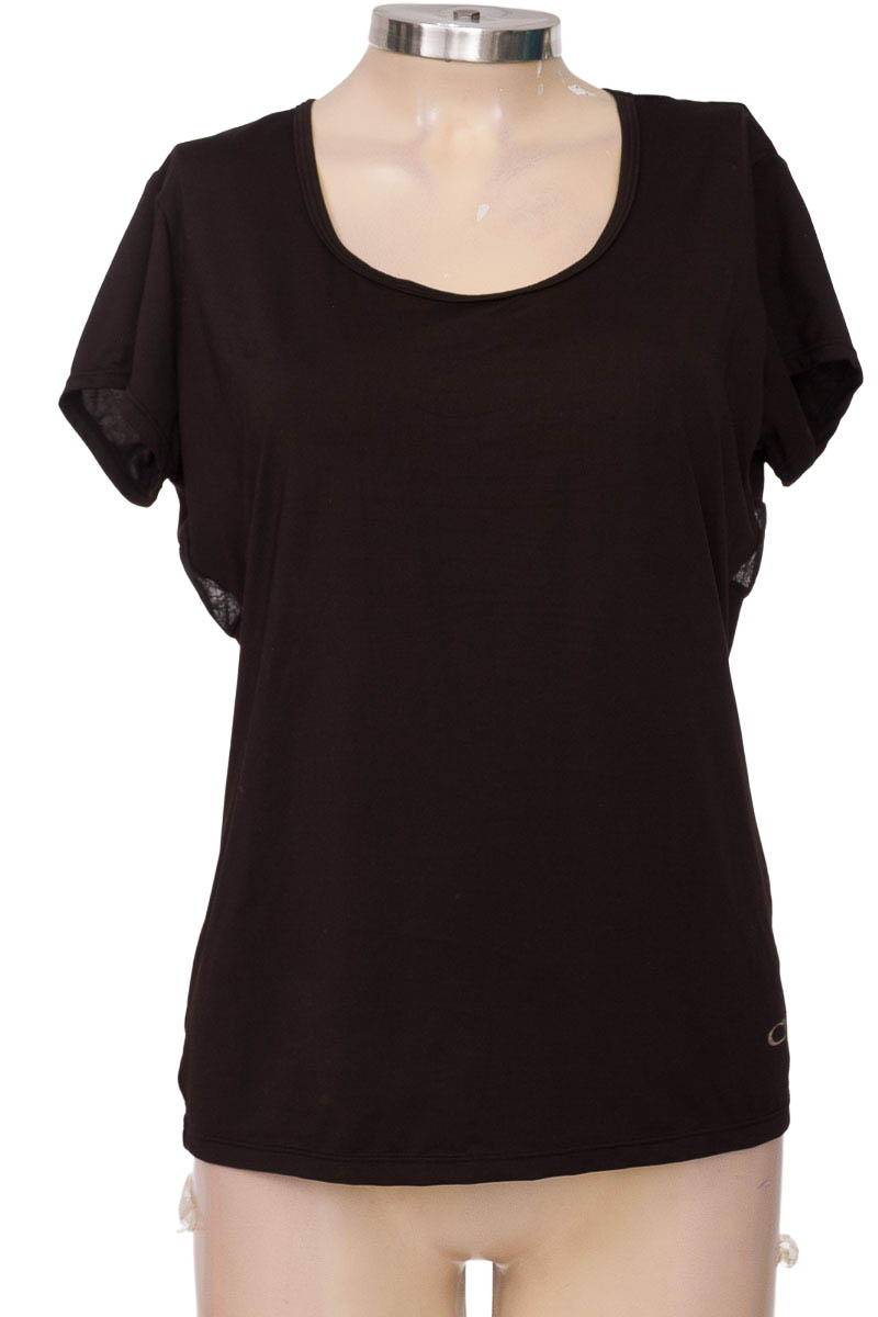 Ropa Deportiva / Salida de Baño color Negro - Closeando