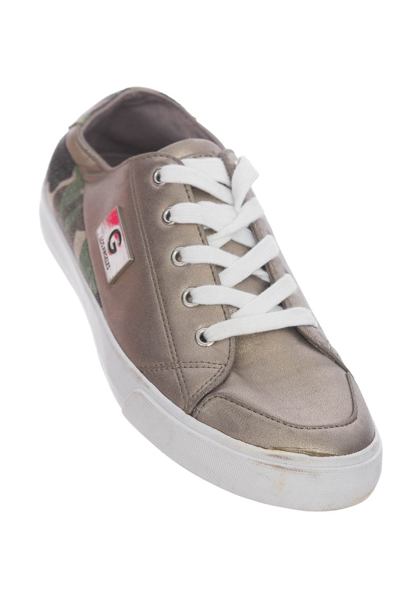 Zapatos color Dorado - GBG