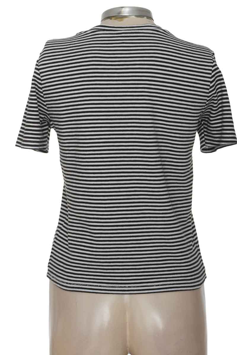 Top / Camiseta color Negro - Koaj