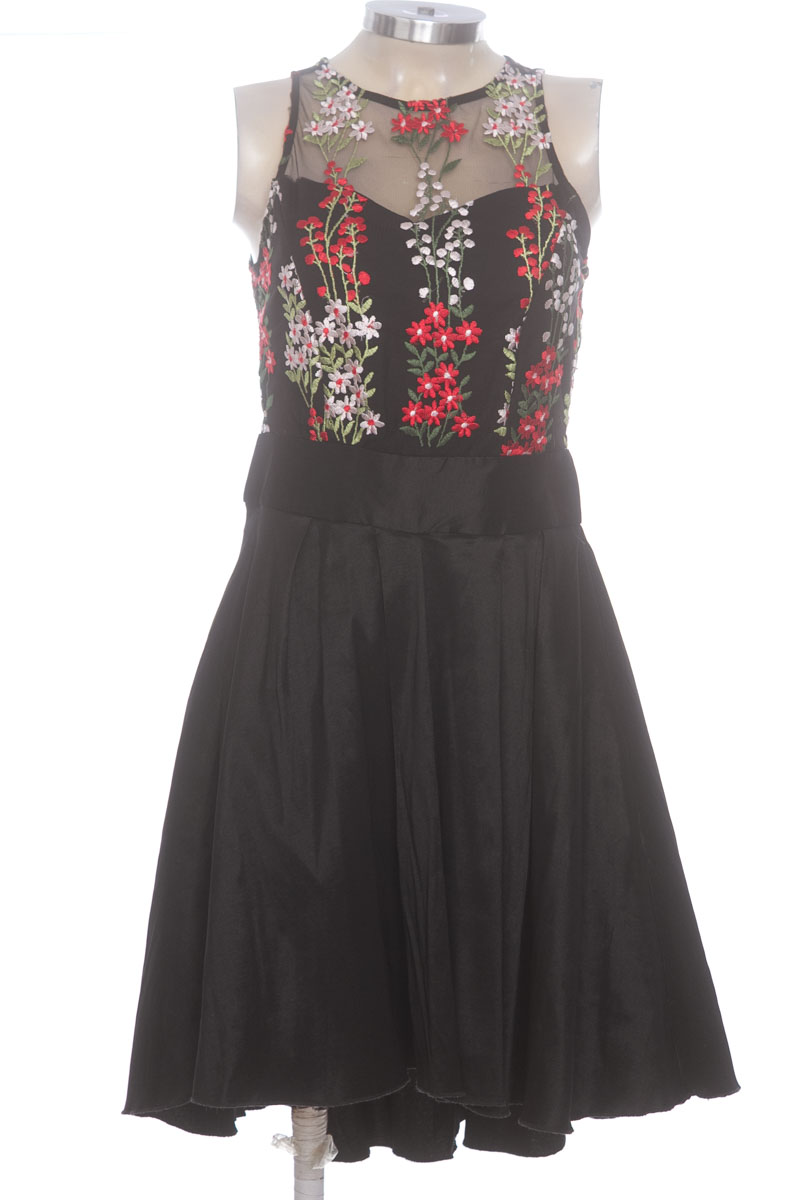 Vestido / Enterizo color Negro - Closeando