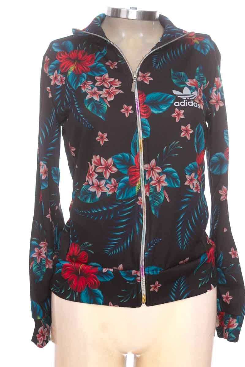 Ropa Deportiva / Salida de Baño color Negro - Closeando