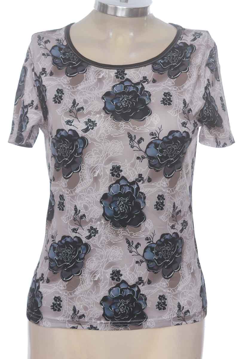 Top / Camiseta color Beige - Closeando