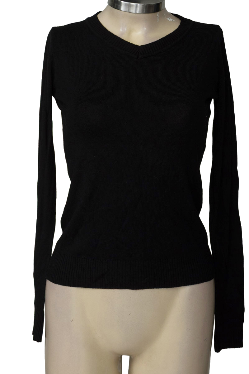 Sweater color Negro - Closeando
