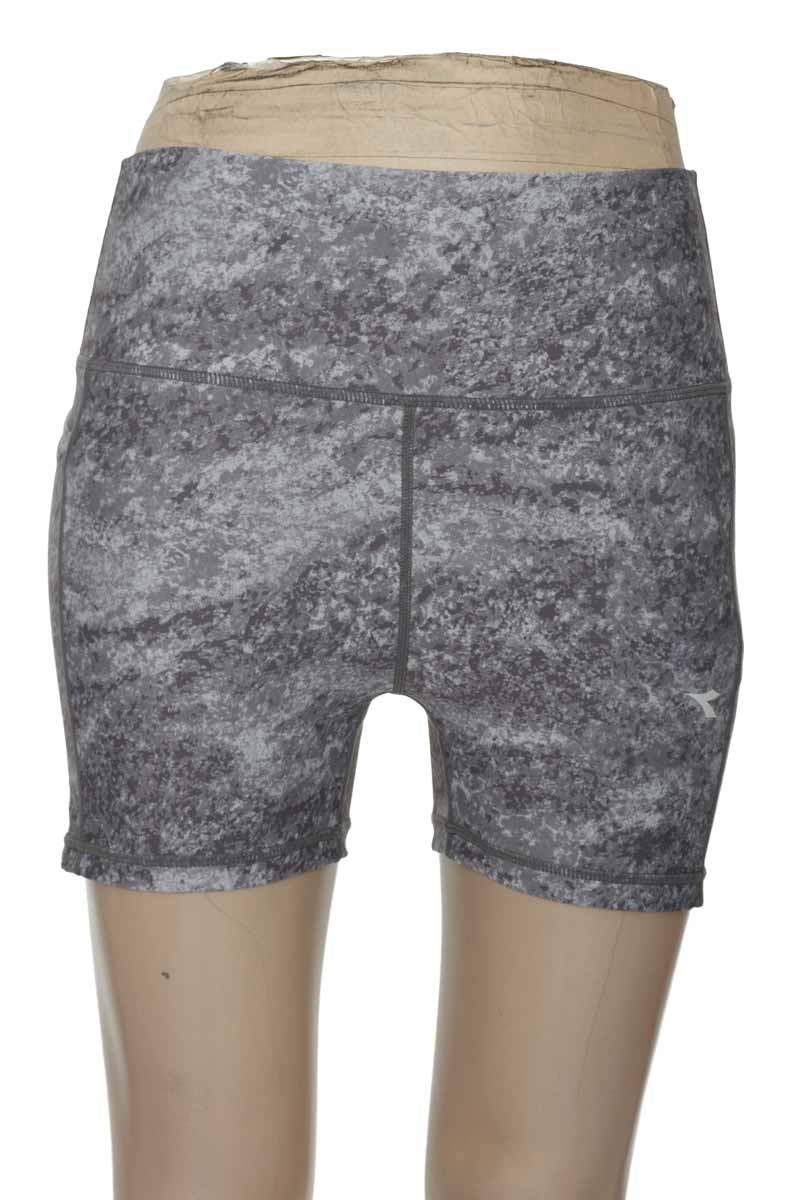Ropa Deportiva / Salida de Baño color Gris - Diadora