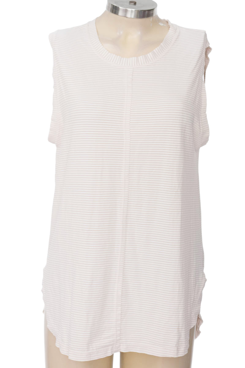 Top / Camiseta color Rosado - Closeando