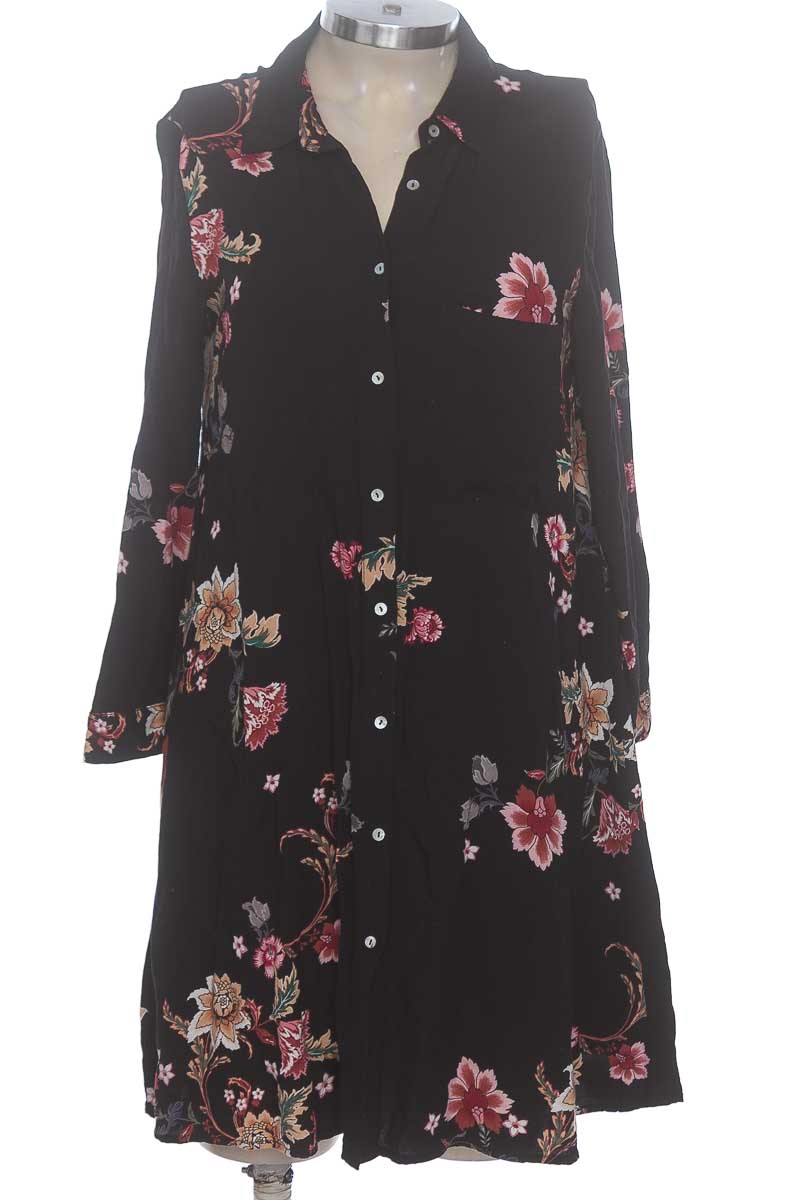 Vestido / Enterizo color Negro - Stradivarius