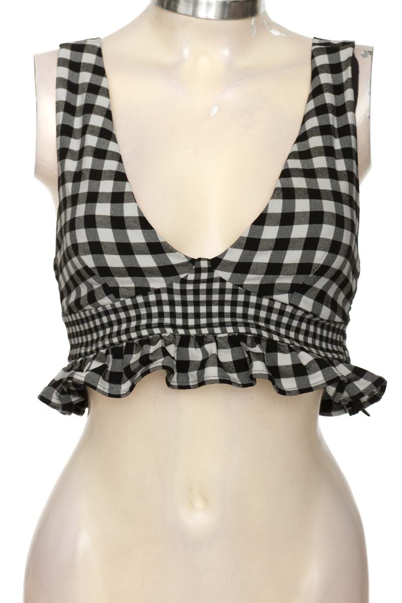 Top / Camiseta color Negro - ELA