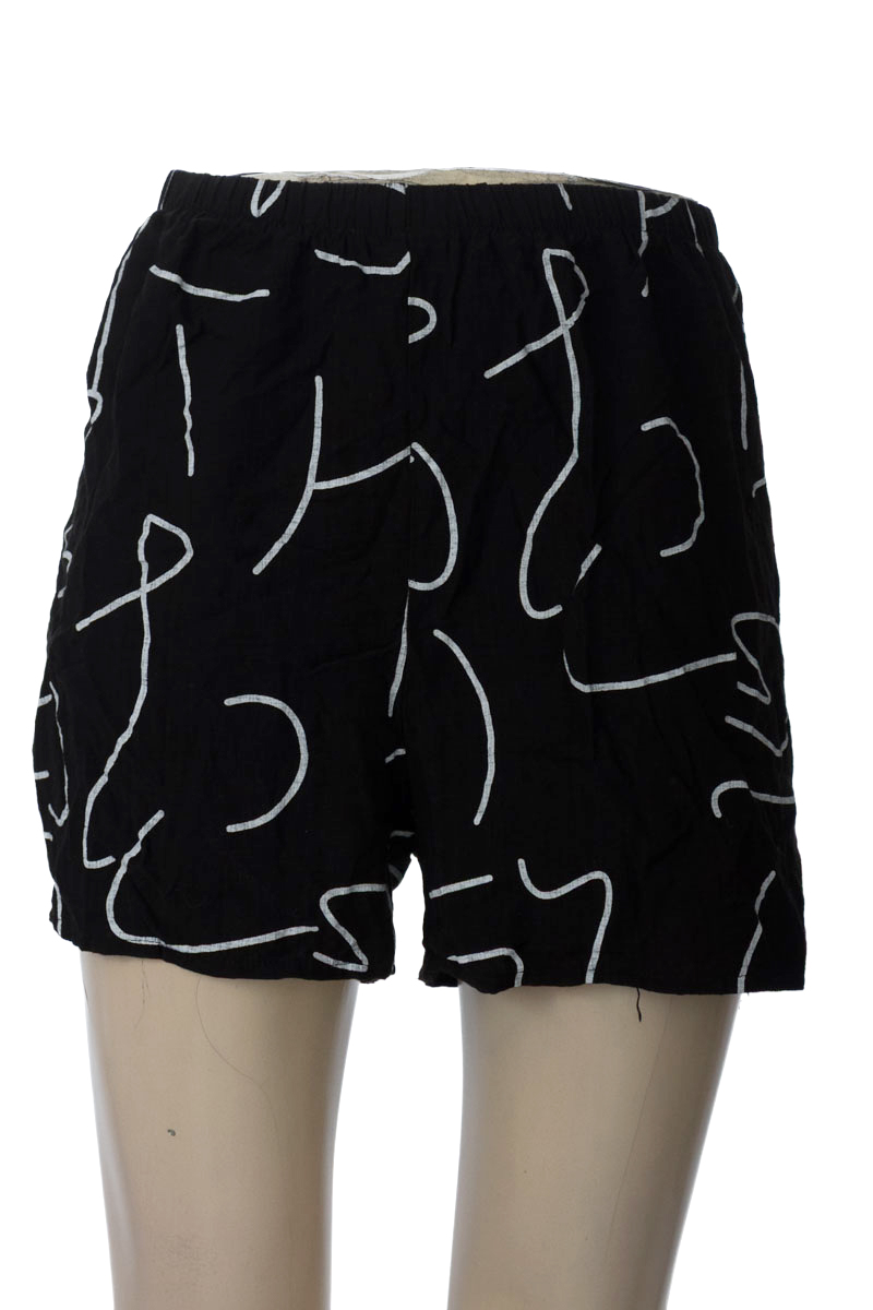 Short color Negro - Closeando