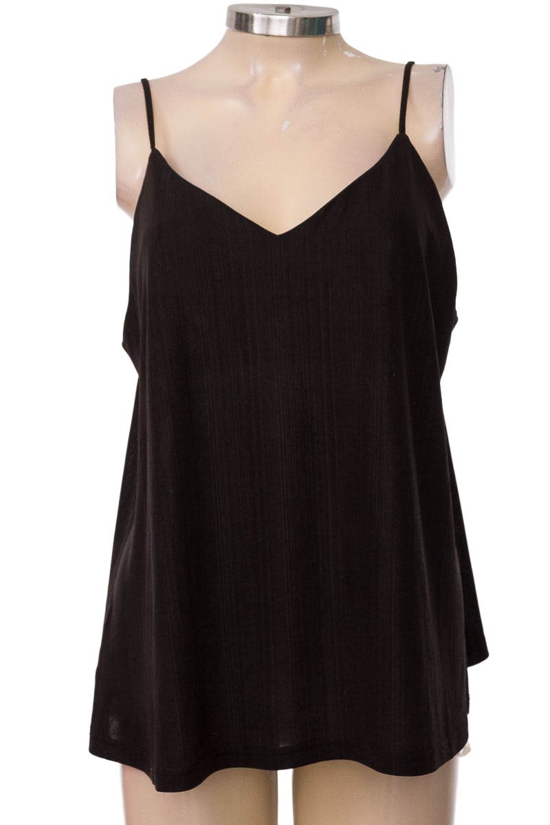 Top / Camiseta color Negro - Gef