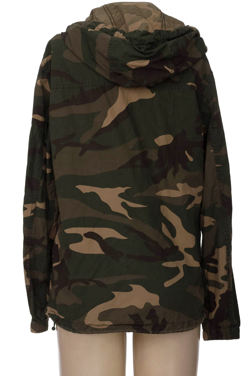 Chaqueta / Abrigo color Verde - Pull & Bear