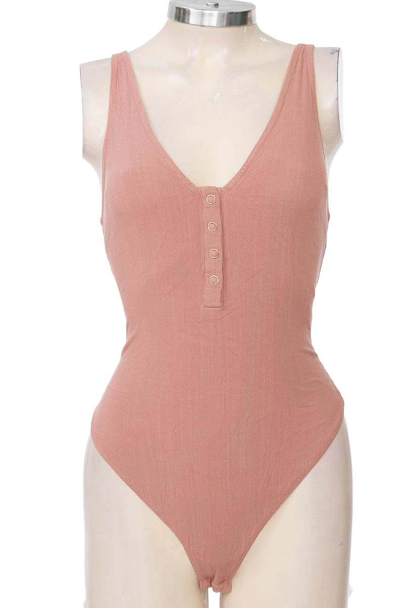 Top / Camiseta color Rosado - Closeando