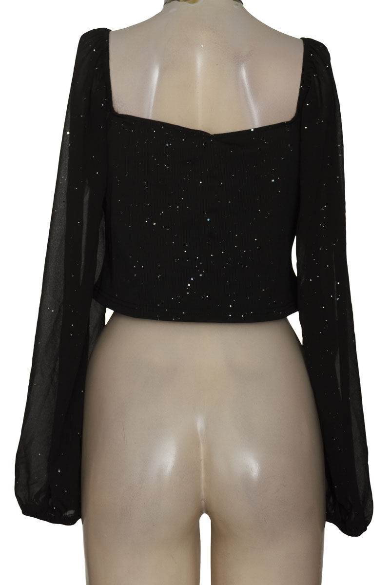 Top / Camiseta color Negro - Closeando
