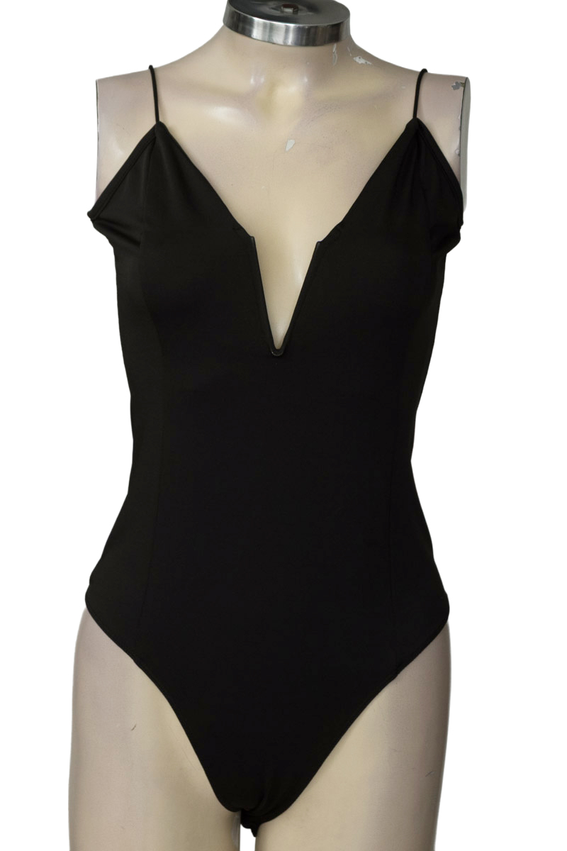 Top / Camiseta color Negro - Closeando