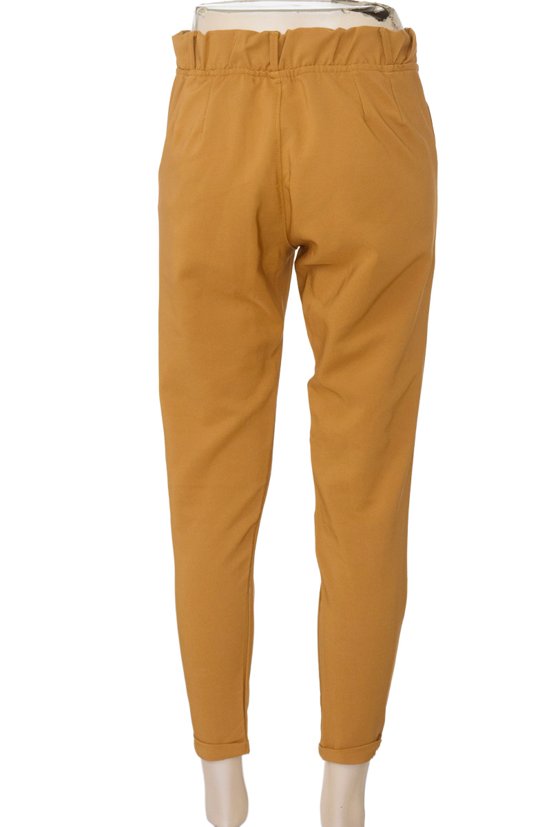 Pantalones color Mostaza - Closeando