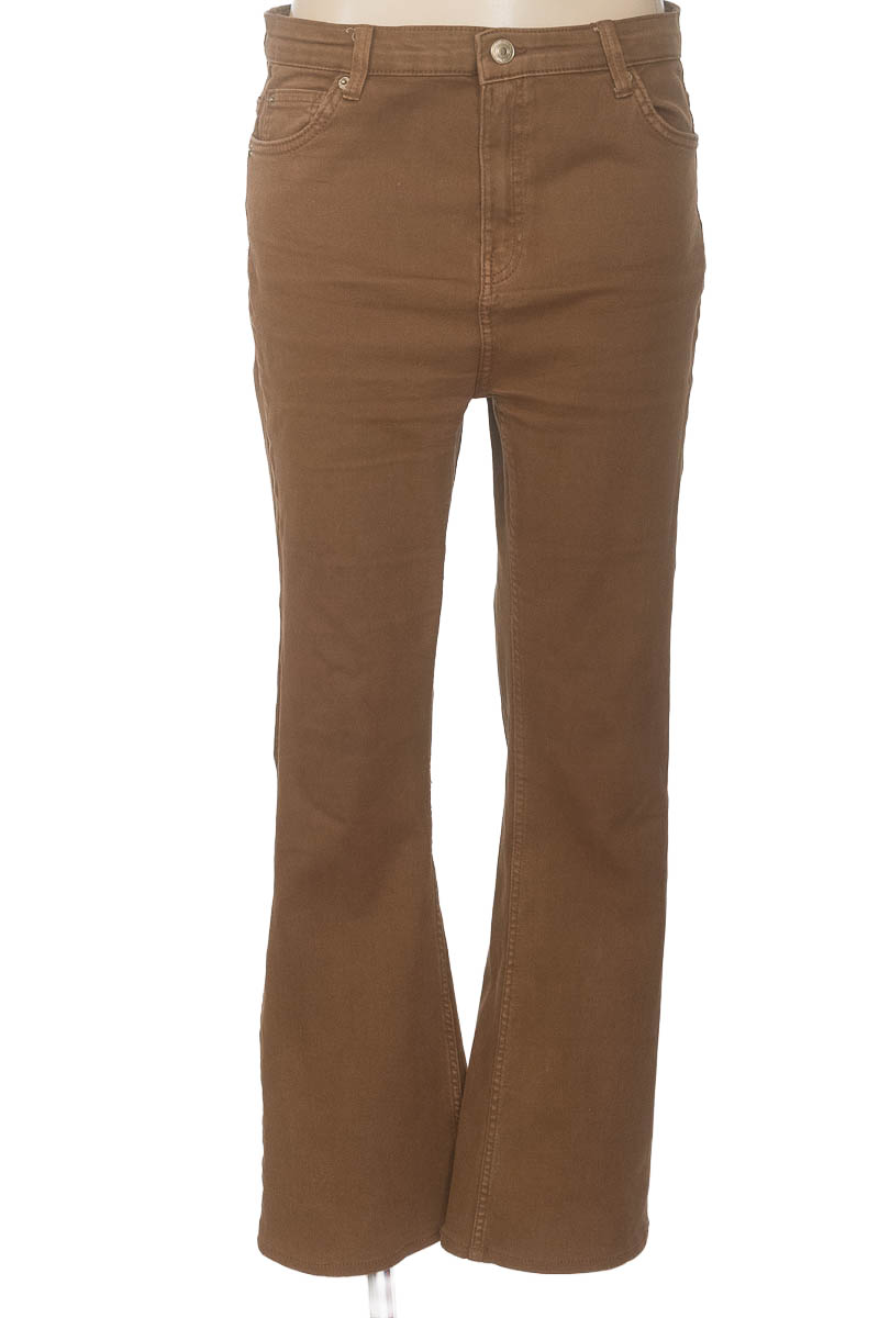 Pantalones color Café - Bershka