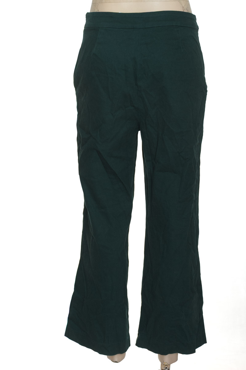 Pantalones color Verde - University Club