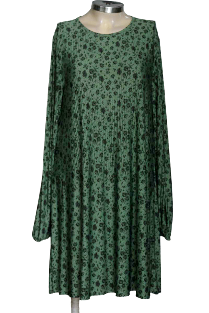 Vestido / Enterizo color Verde - Stradivarius