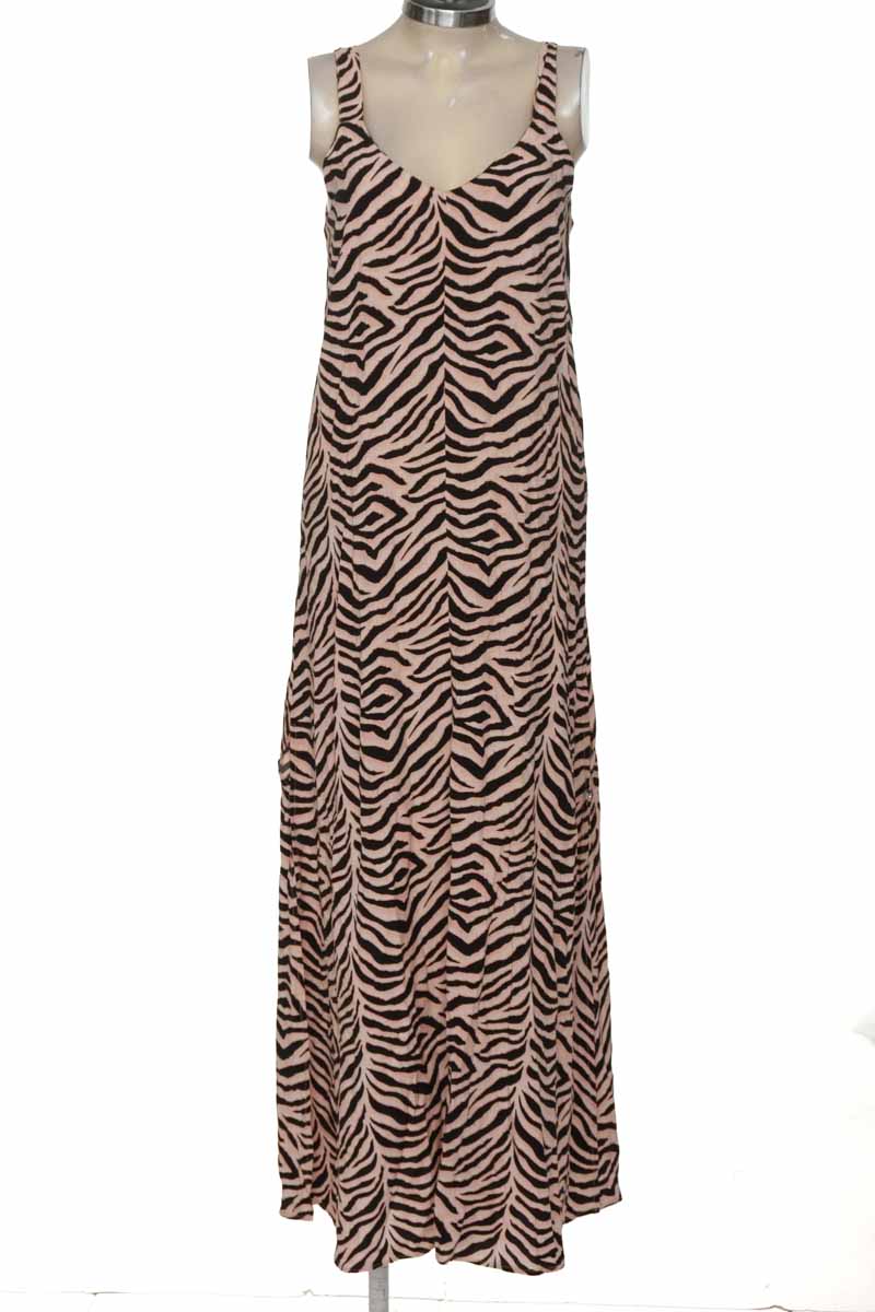 Vestido / Enterizo color Rosado - Rifle