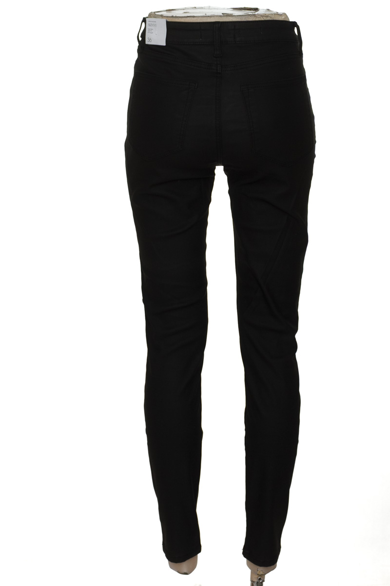 Pantalones color Negro - MNG