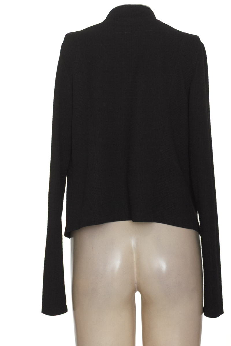 Chaqueta / Abrigo color Negro - Closeando