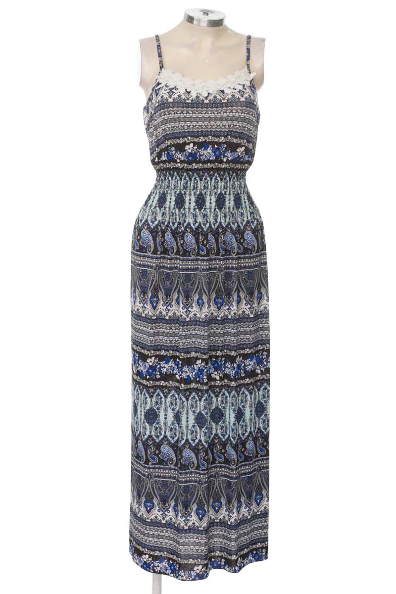 Vestido / Enterizo color Azul - Closeando