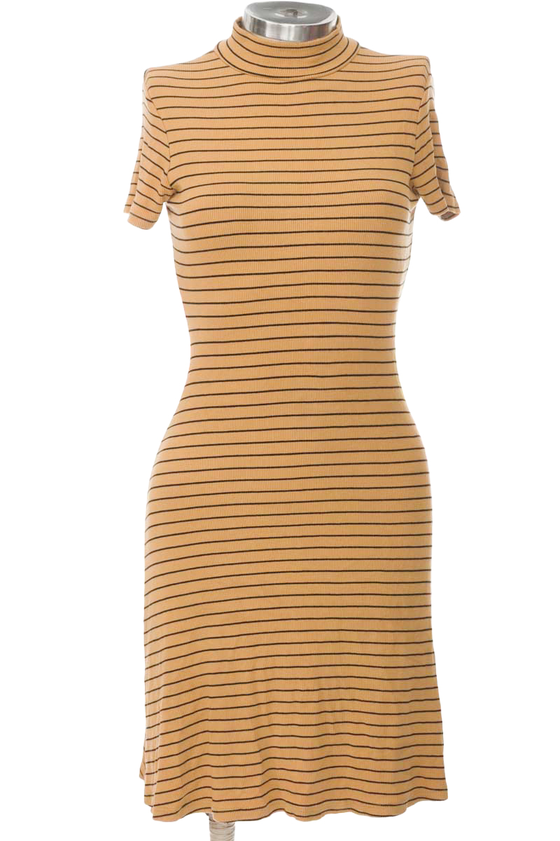 Vestido / Enterizo color Beige - Koaj