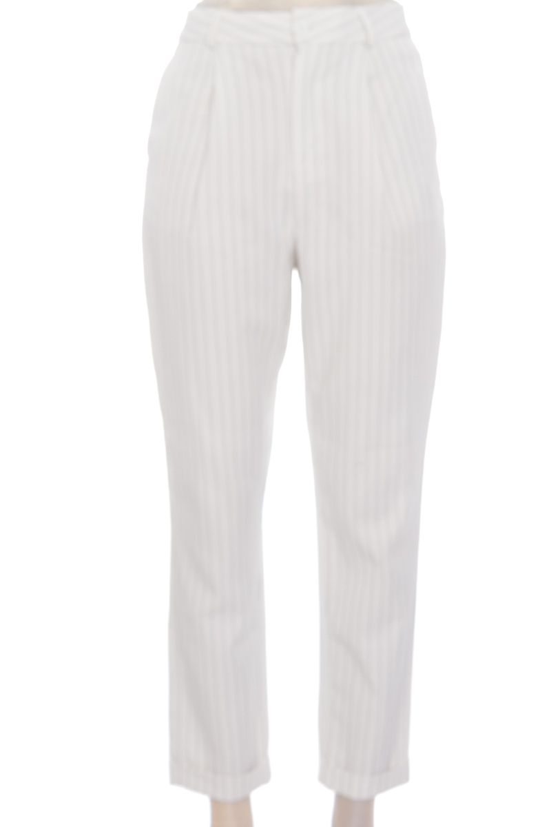 Pantalones color Blanco - Forever 21