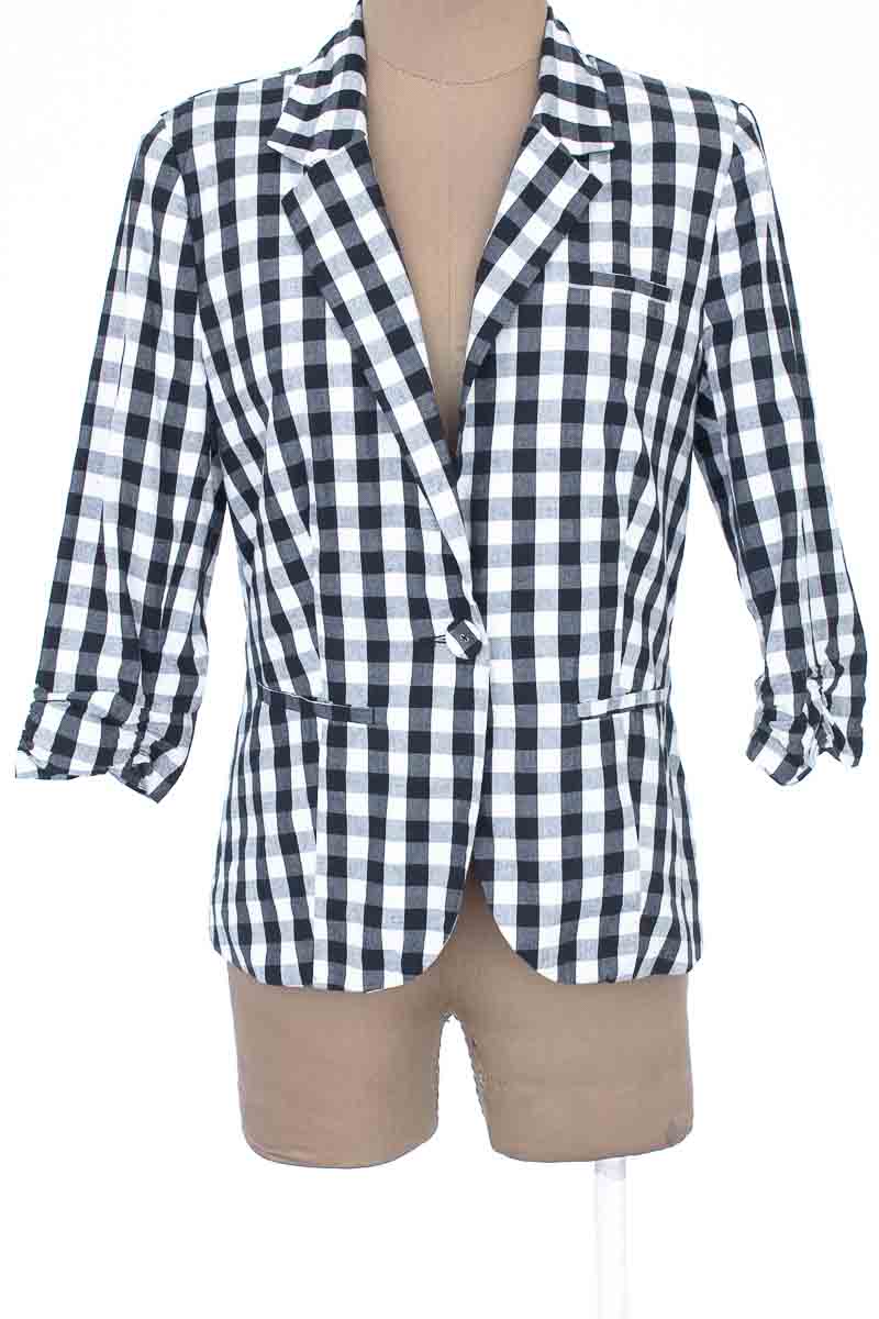 Chaqueta / Abrigo color Negro Sunny Girl Closeando