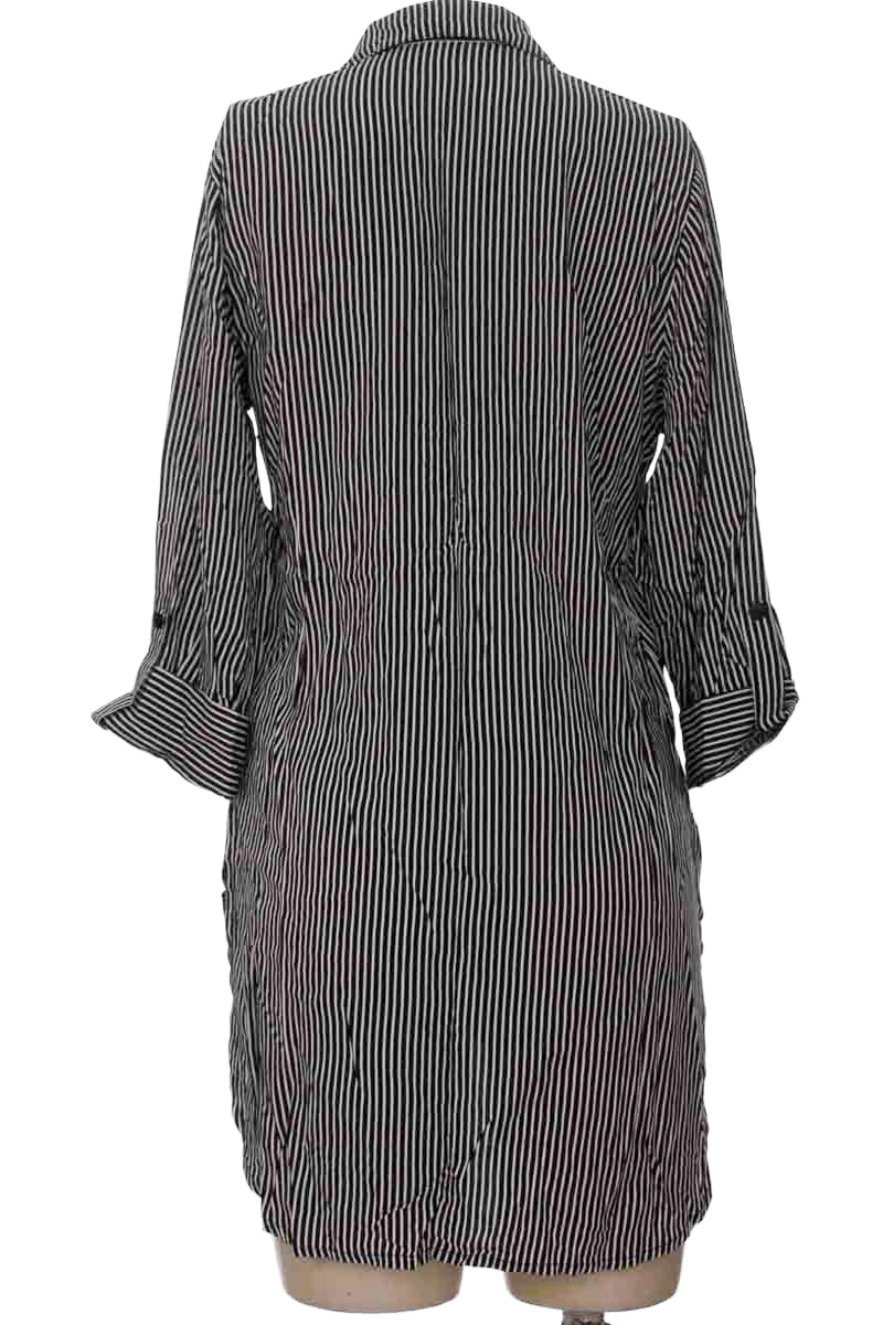 Vestido / Enterizo color Negro - Closeando