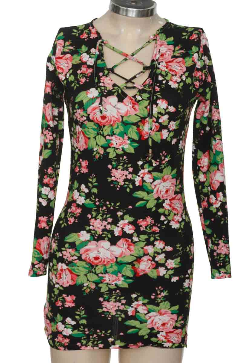Vestido / Enterizo color Negro - Closeando