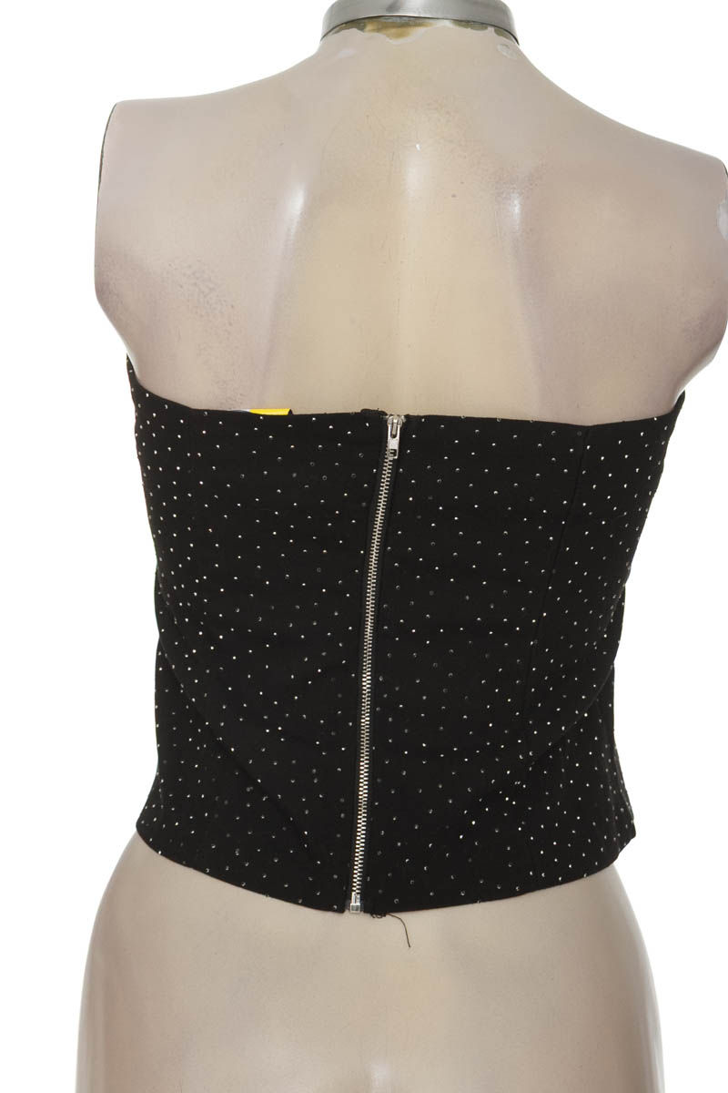 Top / Camiseta color Negro - ELA