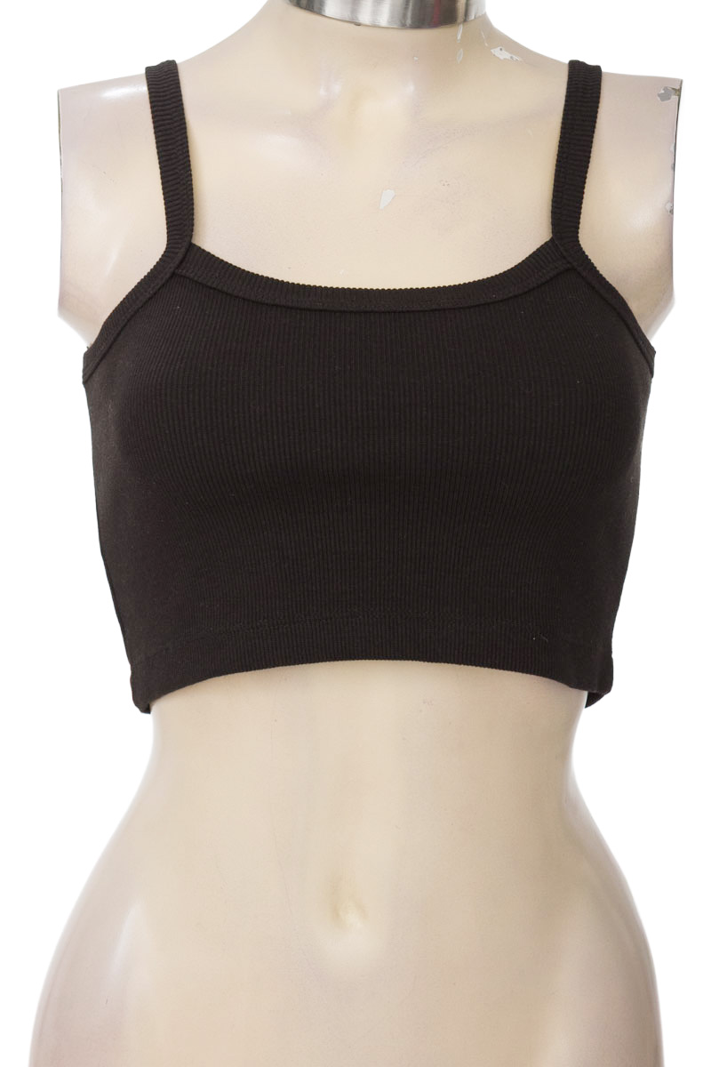 Top / Camiseta color Negro - Closeando