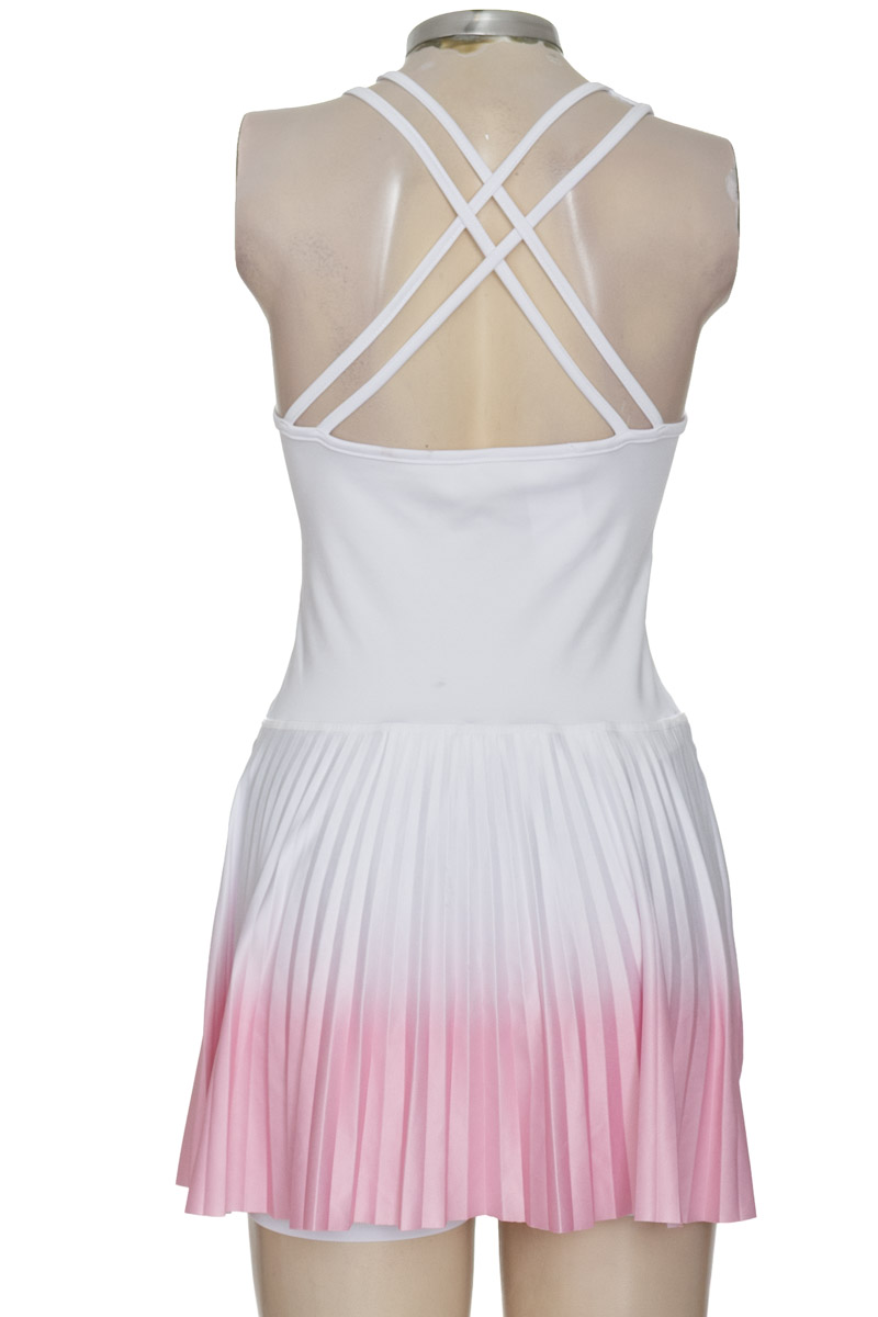 Ropa Deportiva / Salida de Baño color Blanco - Go Active